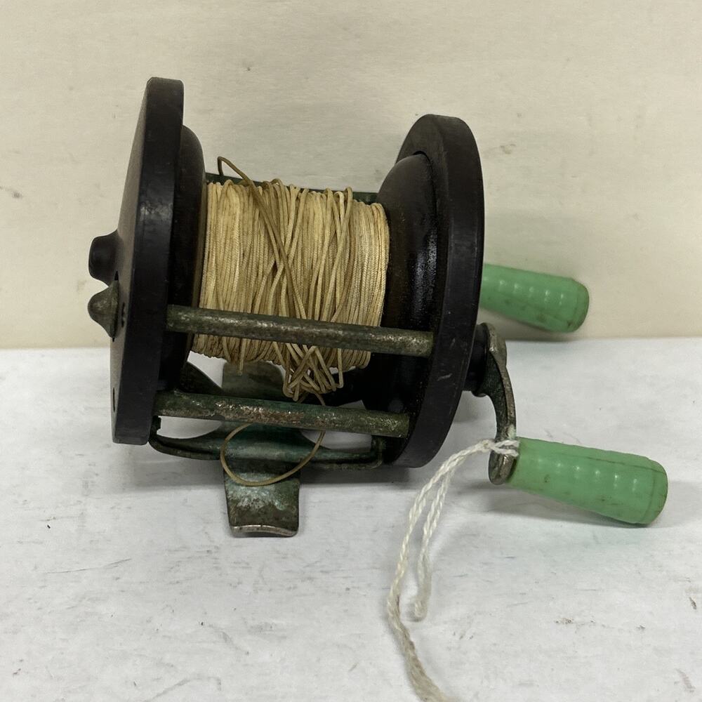 Vintage Penn Reel No. 77 Conventional Saltwater Fishing Reel Green Handle WORKS